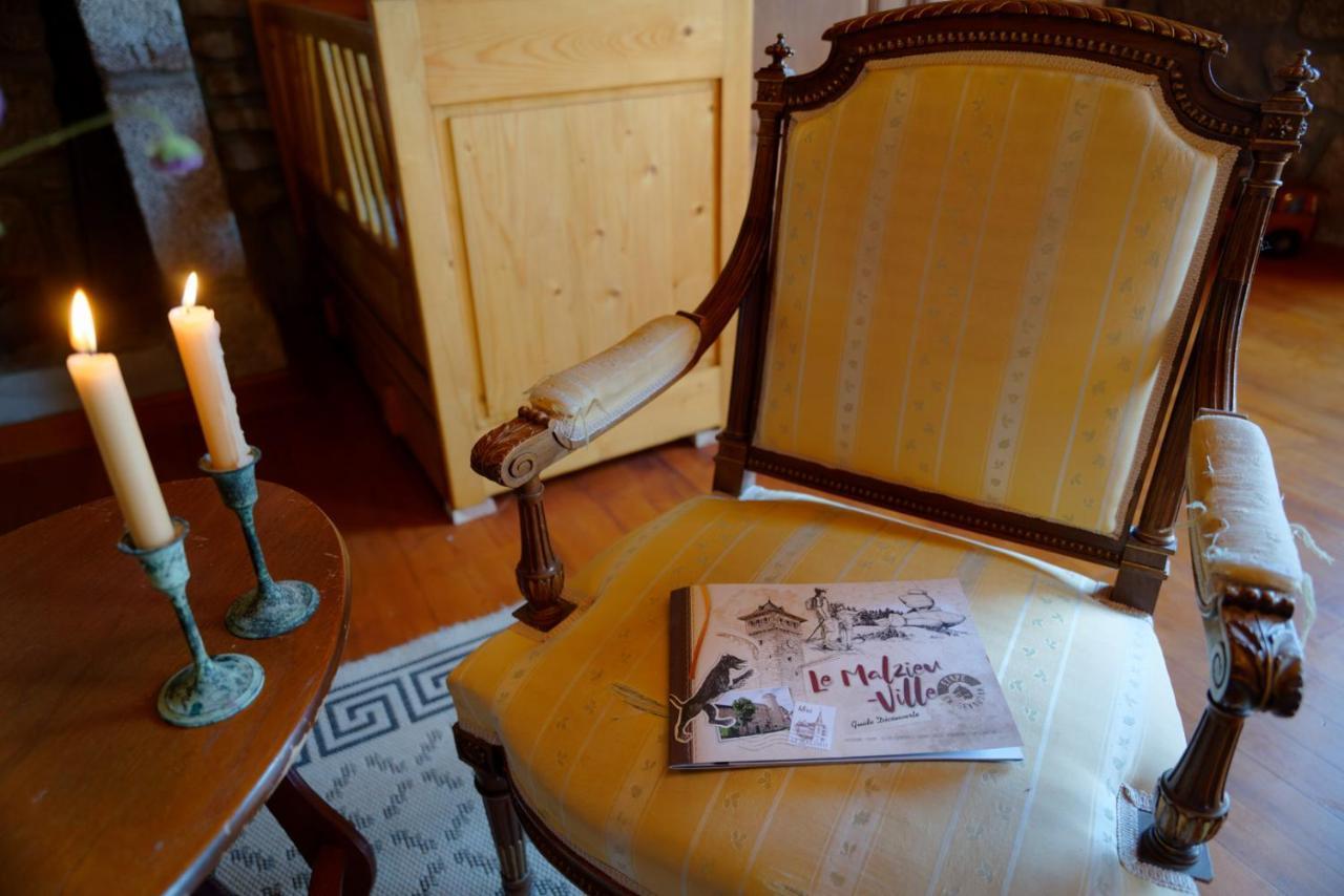 Le Petit Chateau Du Villard Le Malzieu-Forain Luaran gambar