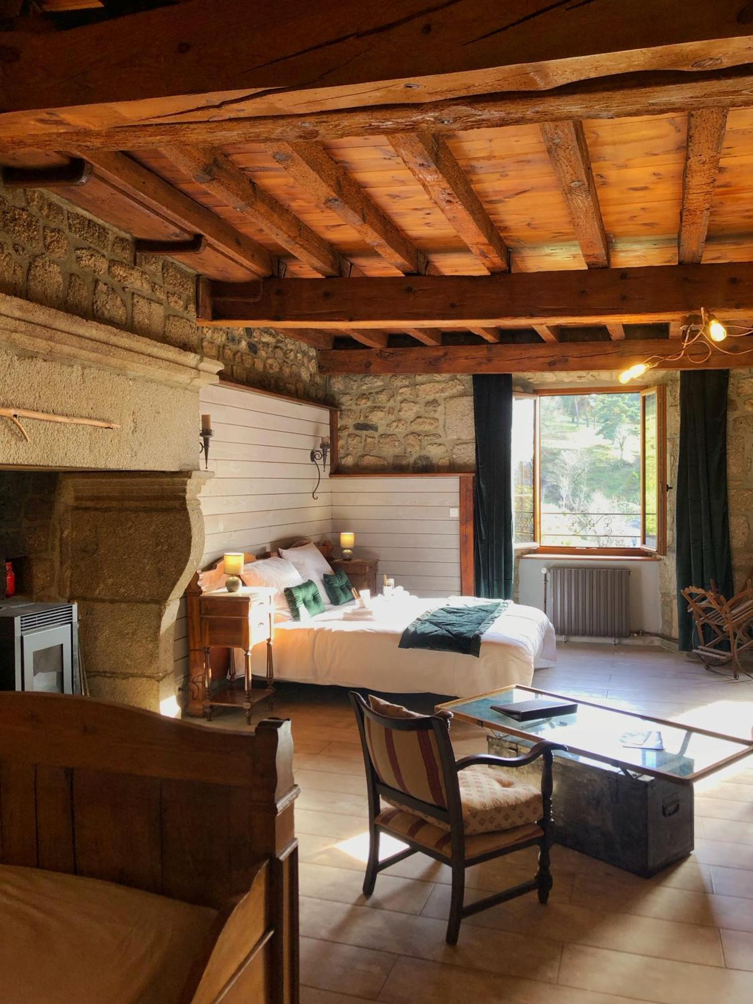 Le Petit Chateau Du Villard Le Malzieu-Forain Luaran gambar